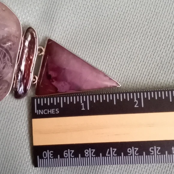 ARTIST MADE CARVED AMETHYST, IRRADIATED PEARL AND CHAROITE PIN/PENDANT - Picture 8 of 10